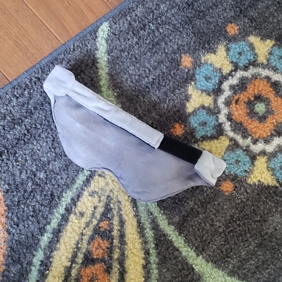 NWOT Gravity Weighted sleep mask - Picture 3 of 11